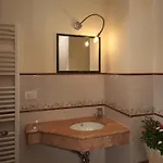 Il Borgo 16, Emma Villa Assisi