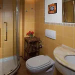 Il Borgo 16, Emma Assisi