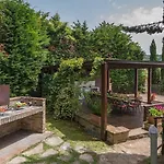 Villa Il Borgo 16, Emma