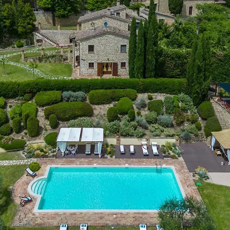 Il Borgo 16, Emma *