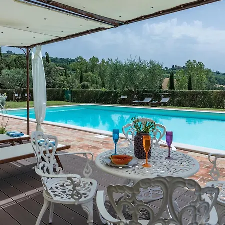 Il Borgo 16, Emma
