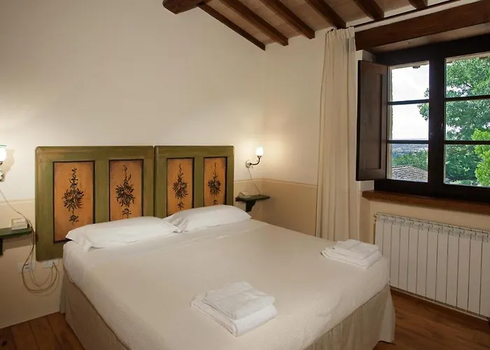 Il Borgo 16, Emma Villa