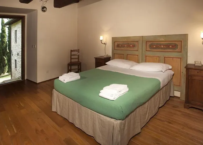 Villa Il Borgo 16, Emma *