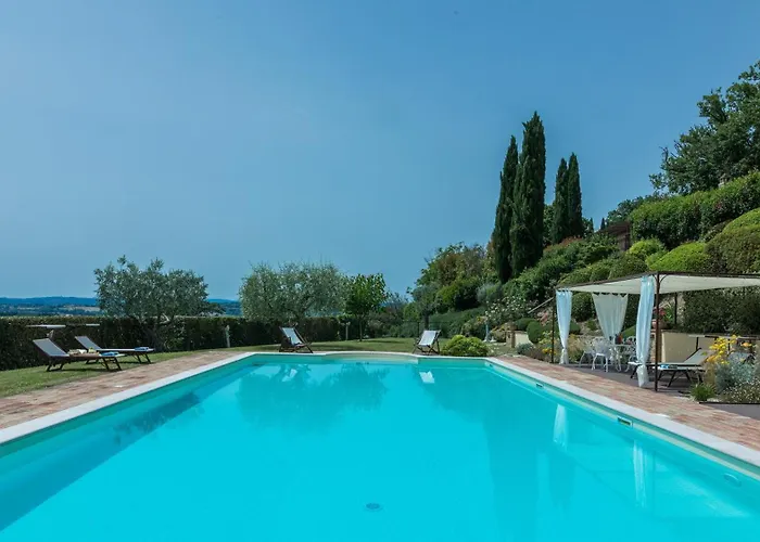 Il Borgo 16, Emma Villa