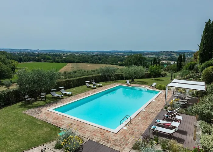 Villa Il Borgo 16, Emma Assisi